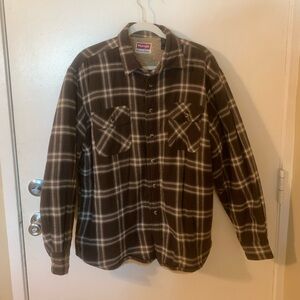 Men’s Wrangler Flannel Fleece lined warm and thick Large like new condition